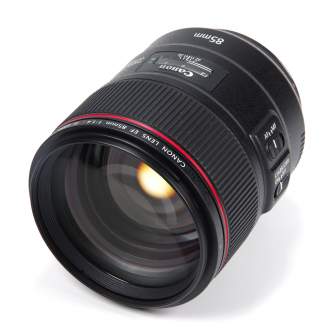 Objektīvi - Canon EF 85mm f/1.4L IS USM - быстрый заказ от производителя