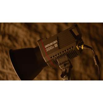 Monolight Style - Amaran COB 200x S Ultra-High Color Quality 200W Output Bi-Color Bowens Mount Point-Source LED - buy today in store and with delivery