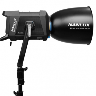 NanluxEvoke2400BBi-ColorLEDSpotLightwithFlightCase(Evoke2400BKIT-FT)