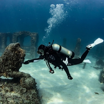 Zemūdens foto - Scubapro Seawing Nova spuras balta krāsā - ātri pasūtīt no ražotāja