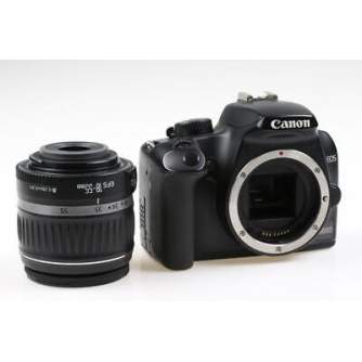 Canon EOS 1000D EF-S 18-55mm 3.5-5.6 II kameras komplekts noma