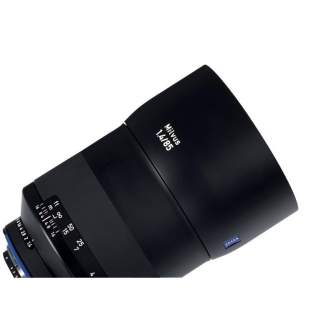 Lenses - Zeiss Milvus 85mm f/1.4 Canon EF (ZE) - quick order from manufacturer