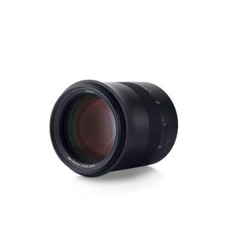 Lenses - Zeiss Milvus 135mm f/2.0 Canon EF (ZE) - quick order from manufacturer