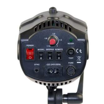 Discontinued - Falcon Eyes Studio Flash Set SSK-2200D